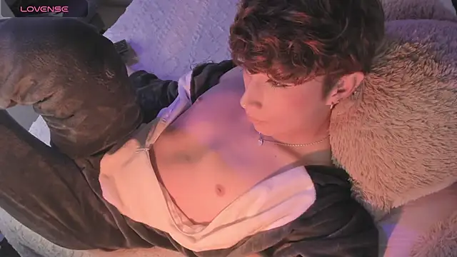 Snapshot of AdamDayt chatting on 02.07.25 AdamDayt online show from 02.07.25