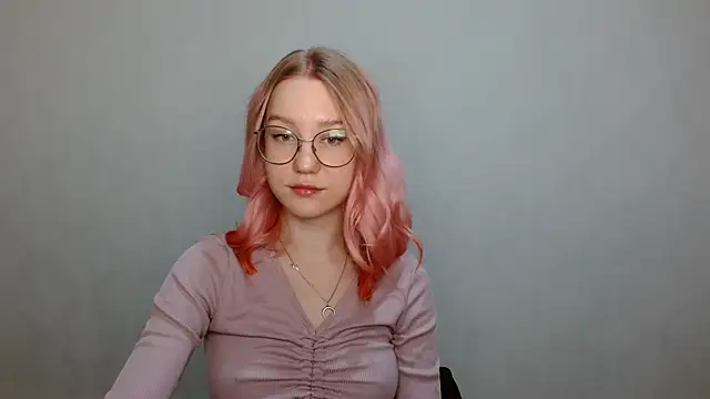 Snapshot of cindi_hot chatting on 12.05.24 cindi hot online show from 12.05.24