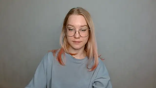 Snapshot of cindi_hot chatting on 01.08.25 cindi hot online show from 01.08.25