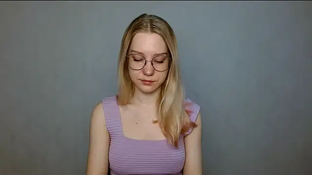 Snapshot of cindi_hot chatting on 03.02.25 cindi hot online show from 03.02.25