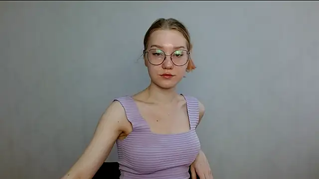 Snapshot of cindi_hot chatting on 03.07.25 cindi hot online show from 03.07.25