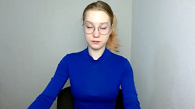 Snapshot of cindi_hot chatting on 03.15.25 cindi hot online show from 03.15.25