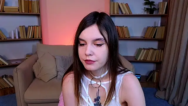 Snapshot of SusieMorris chatting on 01.25.25 SusieMorris online show from 01.25.25