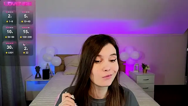 Snapshot of SusieMorris chatting on 02.25.25 SusieMorris online show from 02.25.25