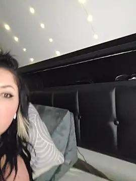 -BonnieBlack- online show from 04.01.26