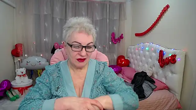 KayleSmoll online show from 02.12.25