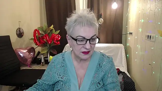 KayleSmoll online show from 02.16.25