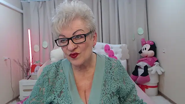 KayleSmoll online show from 04.10.26