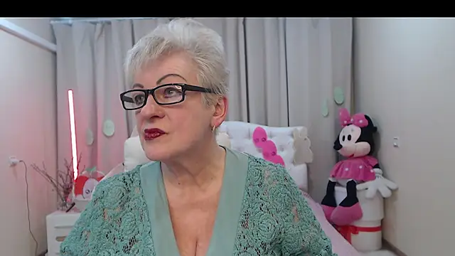 KayleSmoll online show from 04.15.26