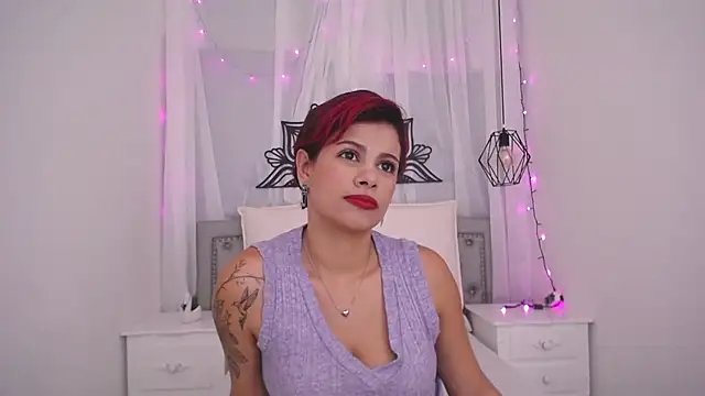 Snapshot of MarianaSanz chatting on 12.07.24 MarianaSanz online show from 12.07.24