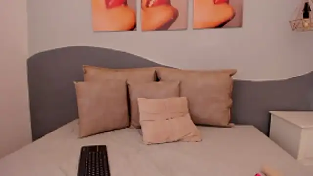 MarianaSanz online show from 11.13.25