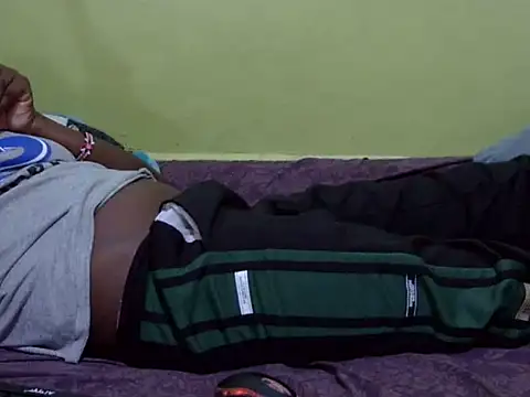 Snapshot of QUEEN-LIZ chatting on 10.10.25 QUEEN-LIZ online show from 10.10.25