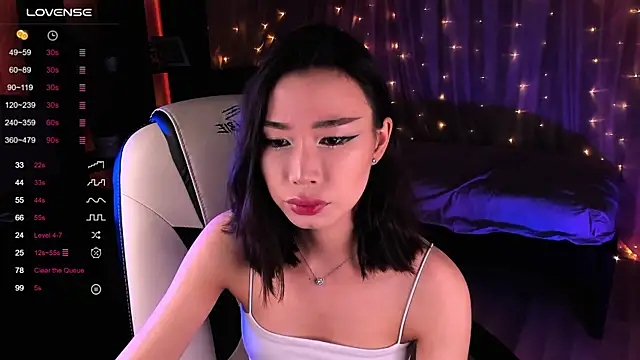 Snapshot of sensualily chatting on 12.15.24 sensualily online show from 12.15.24