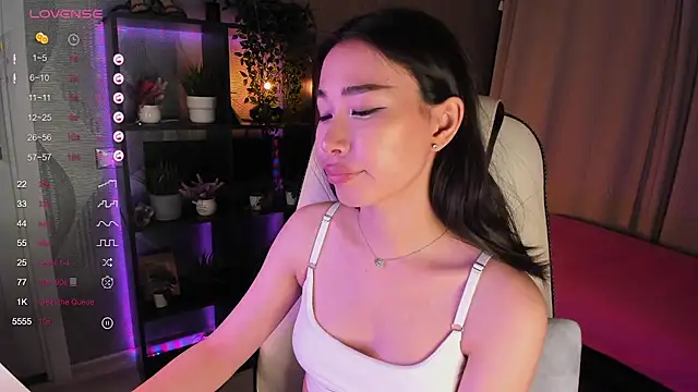 Snapshot of sensualily chatting on 09.16.25 sensualily online show from 09.16.25