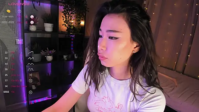 Snapshot of sensualily chatting on 10.09.25 sensualily online show from 10.09.25