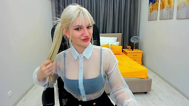 Snapshot of SelenaeMoore chatting on 01.23.25 SelenaeMoore online show from 01.23.25