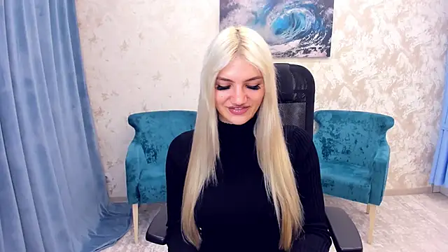 Snapshot of SelenaeMoore chatting on 01.26.25 SelenaeMoore online show from 01.26.25