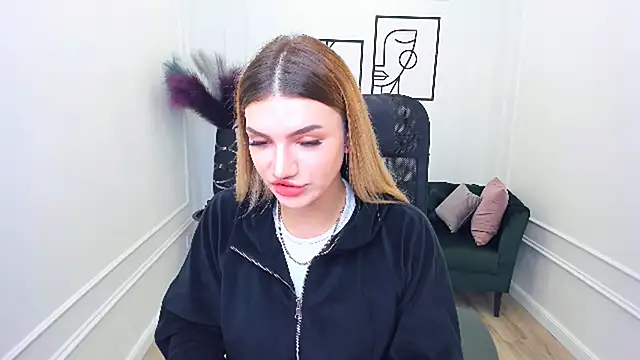 Snapshot of SelenaeMoore chatting on 09.20.25 SelenaeMoore online show from 09.20.25