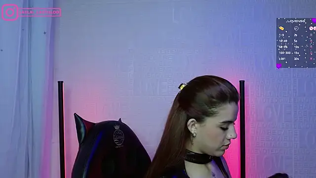 Layla castilloo online show from 02.06.25