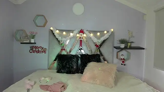 Snapshot of Esteff__o2 chatting on 12.21.24 Esteff o2 online show from 12.21.24