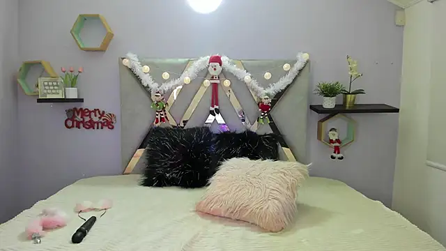 Snapshot of Esteff__o2 chatting on 12.27.24 Esteff o2 online show from 12.27.24