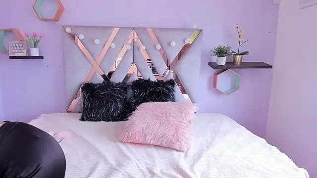 Snapshot of Esteff__o2 chatting on 01.16.25 Esteff o2 online show from 01.16.25