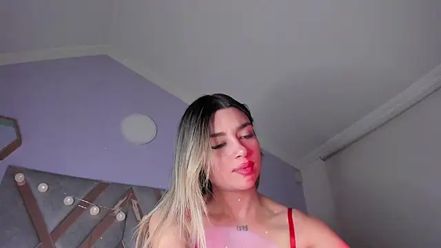 Snapshot of Esteff__o2 chatting on 01.22.25 Esteff o2 online show from 01.22.25