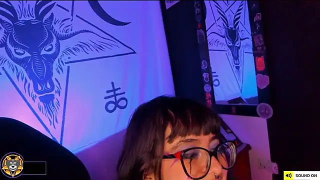 Snapshot of kaos_room chatting on 12.04.24 kaos room online show from 12.04.24