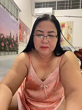 Snapshot of NDith chatting on 04.27.26 NDith online show from 04.27.26