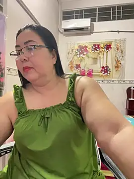 Snapshot of NDith chatting on 05.16.26 NDith online show from 05.16.26
