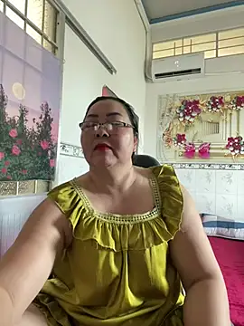 Snapshot of NDith chatting on 05.18.26 NDith online show from 05.18.26