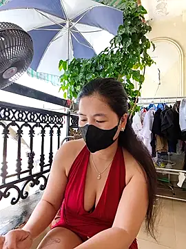 Snapshot of lyna_bl chatting on 09.18.25 lyna bl online show from 09.18.25