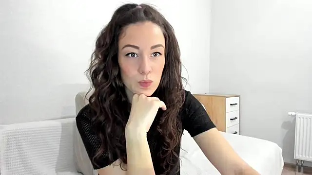 Snapshot of Karina_sunny chatting on 12.24.24 Karina sunny online show from 12.24.24