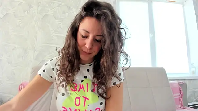 Snapshot of Karina_sunny chatting on 09.12.25 Karina sunny online show from 09.12.25