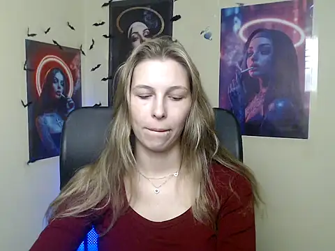 Snapshot of StrangerGi chatting on 05.27.26 StrangerGi online show from 05.27.26
