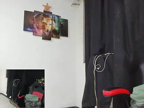 Snapshot of liiarosex chatting on 05.27.26 liiarosex online show from 05.27.26