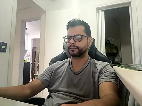 HornyBeachBoyBR online show from 06.15.26