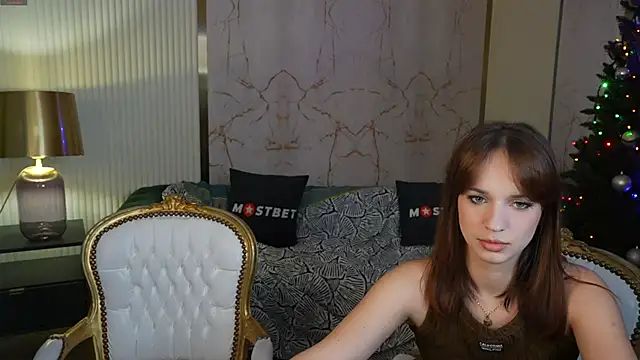 Snapshot of Brendi054 chatting on 12.15.24 Brendi054 online show from 12.15.24