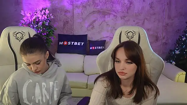 Snapshot of Brendi054 chatting on 01.08.25 Brendi054 online show from 01.08.25