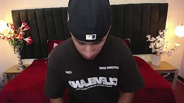 soft attraction online show from 02.25.26