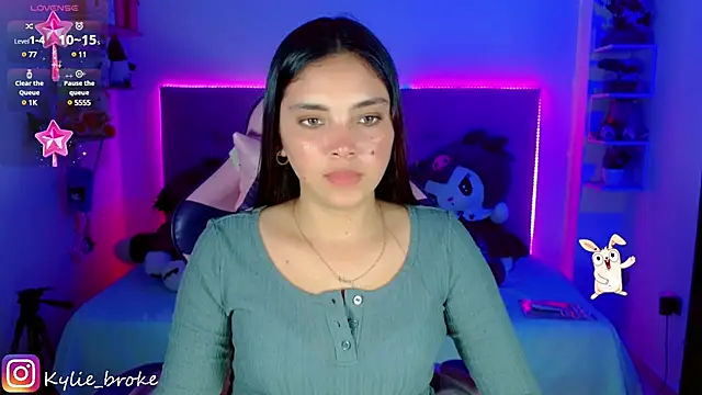 Snapshot of Kylie_brokee chatting on 02.13.25 Kylie brokee online show from 02.13.25