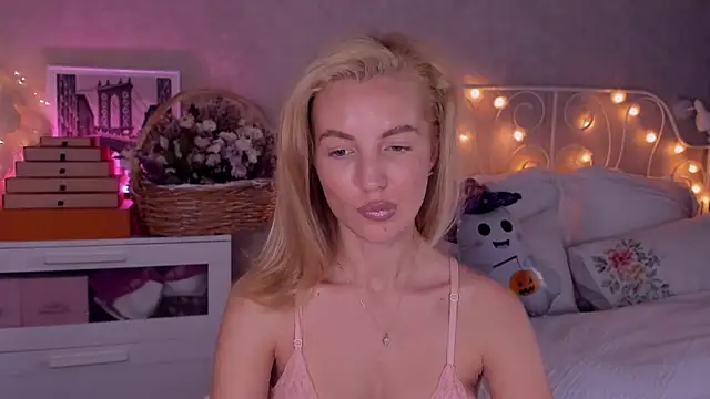 aestetick online show from 10.26.25