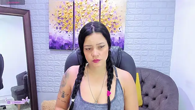 Snapshot of StefyGil_ chatting on 03.18.25 StefyGil online show from 03.18.25