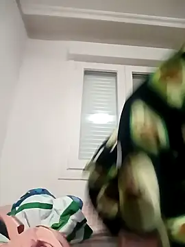 Snapshot of Juanamd1 chatting on 12.19.24 Juanamd1 online show from 12.19.24