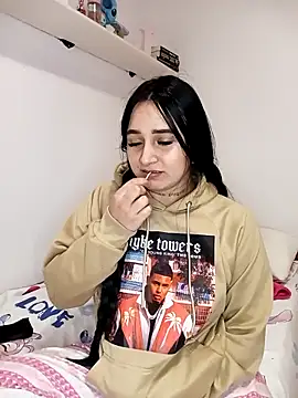 Juanamd1 online show from 02.25.25