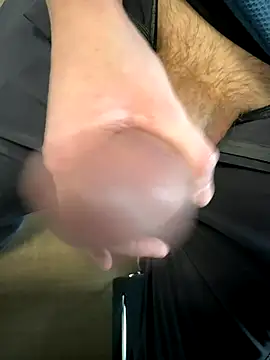 Snapshot of 34thwonder chatting on 12.15.25 34thwonder online show from 12.15.25