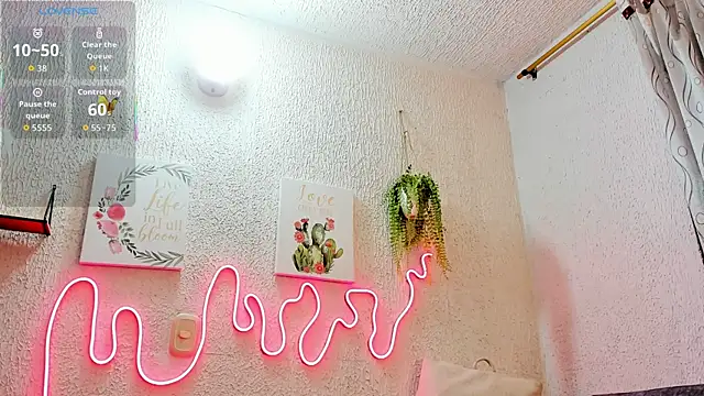 samanthaeliott22 online show from 10.23.25