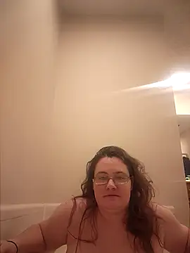 Snapshot of aliceluvzbill chatting on 10.25.25 aliceluvzbill online show from 10.25.25