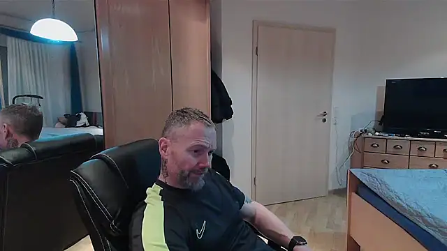 Snapshot of Rockburg chatting on 03.27.26 Rockburg online show from 03.27.26