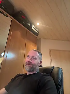 Snapshot of Rockburg chatting on 04.05.26 Rockburg online show from 04.05.26
